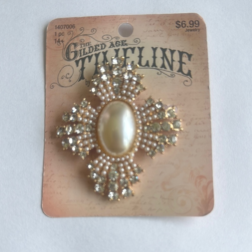 Pearl and Gold Brooch